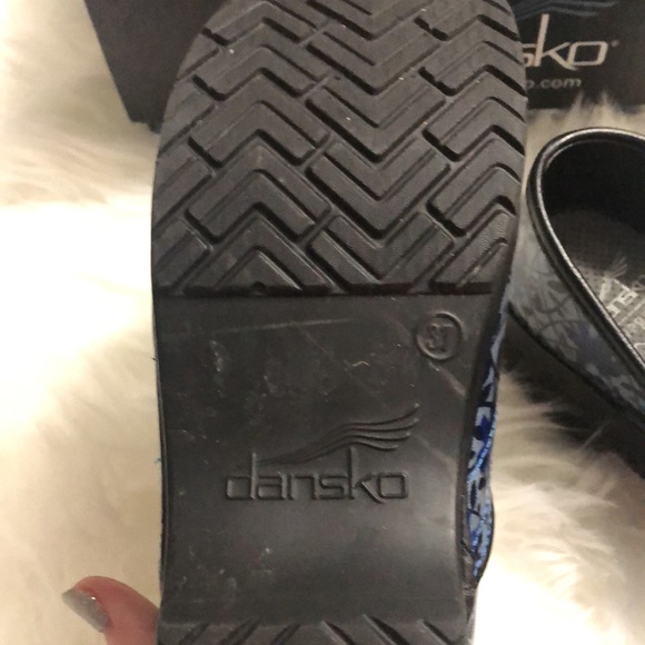 Dansko women’s shoes - Picture 4 of 4